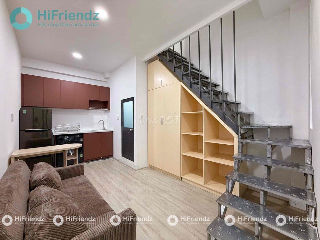 Open the apartment. One bedroom. One room.
