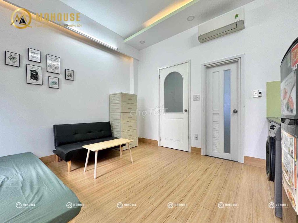 A one- bedroom/ studio system right here at the University of vlu, Richardmond's apartment.