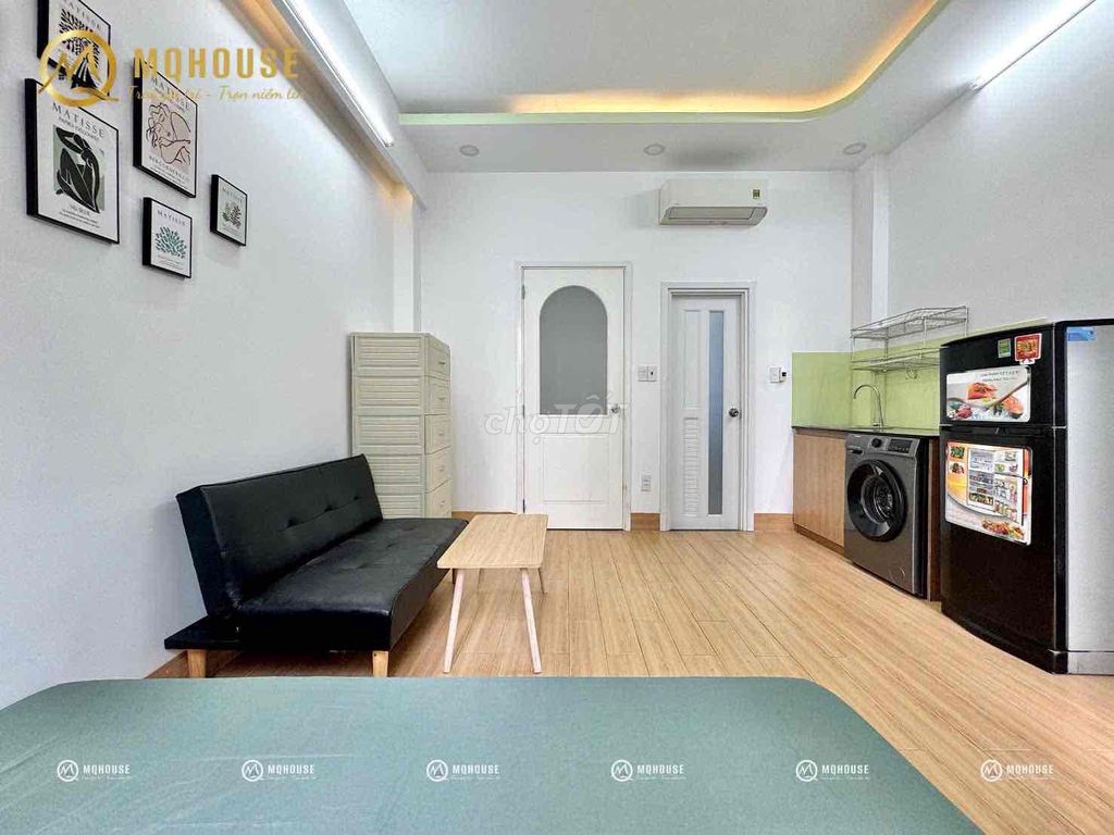 A one- bedroom/ studio system right here at the University of vlu, Richardmond's apartment.