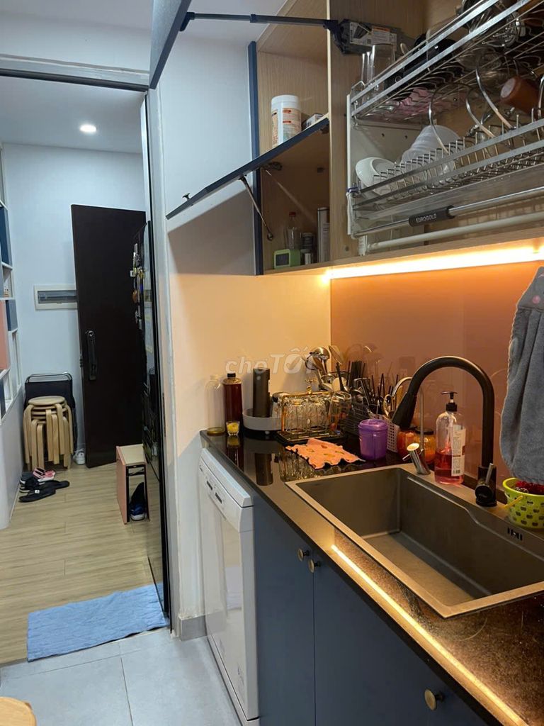 Renting ruby 95 M2-- three full-size bedrooms-- 14 million a month.