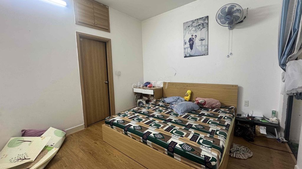 Rent two bedrooms. Two toilets full of tecco bt.