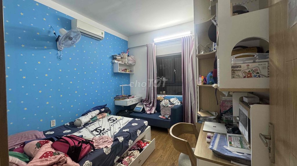 Rent two bedrooms. Two toilets full of tecco bt.