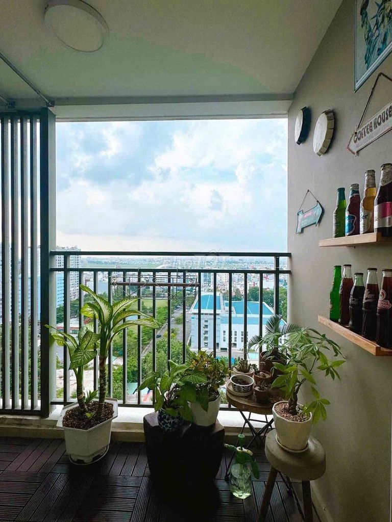 Rent Botanica Premier apartment. Two bedrooms. Two bathrooms near the park.