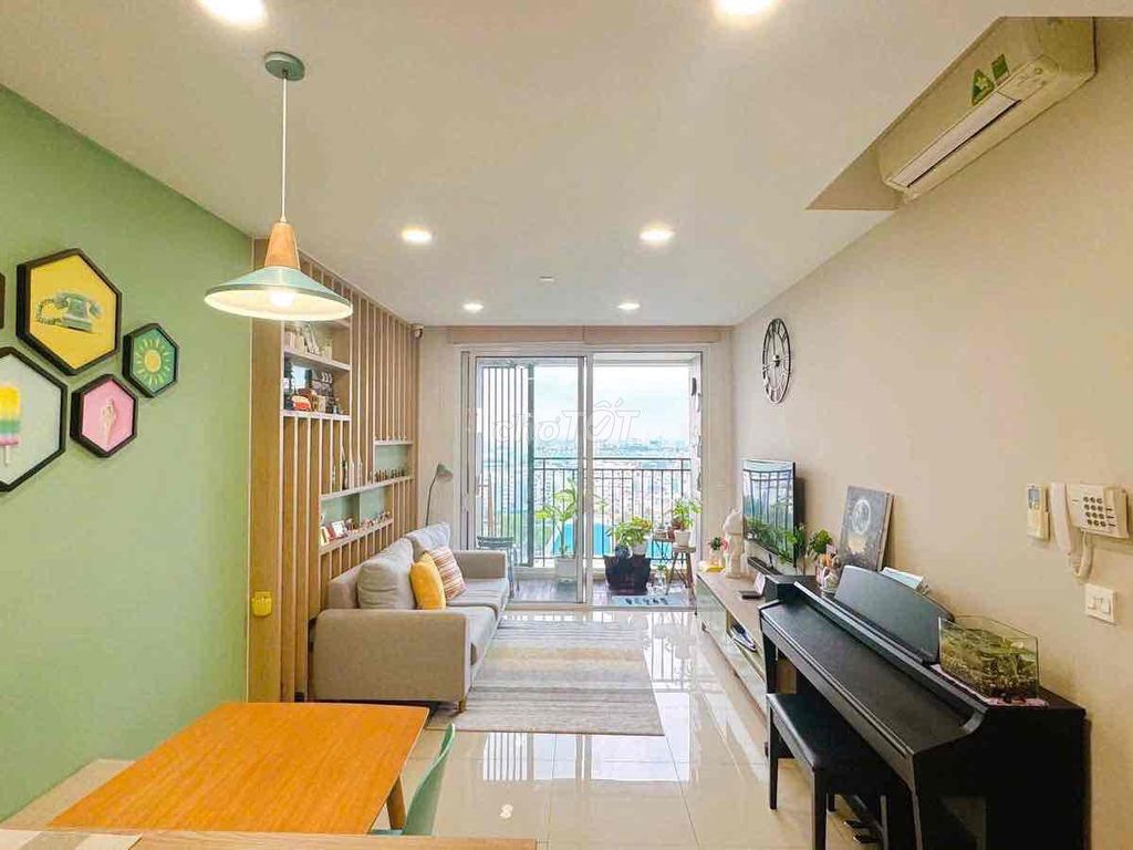 Rent Botanica Premier apartment. Two bedrooms. Two bathrooms near the park.