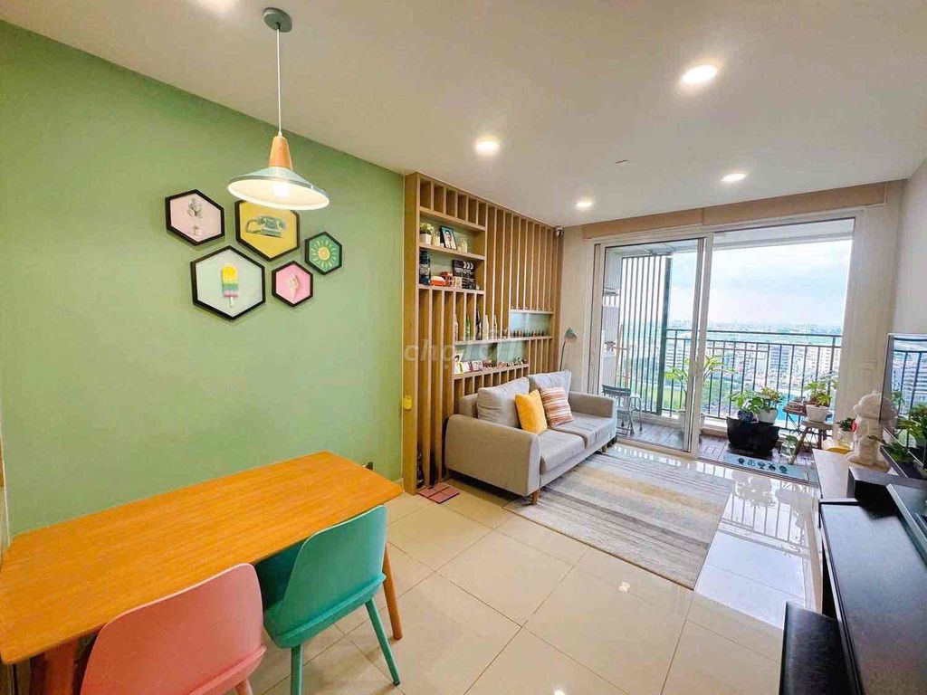 Rent Botanica Premier apartment. Two bedrooms. Two bathrooms near the park.