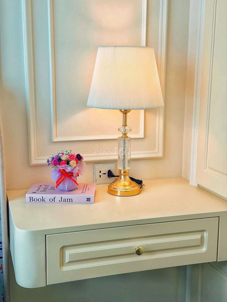 I'm renting a two bedroom three, Vinhomes Grand Park bedroom.