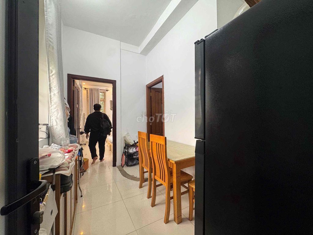 A kitchen bedroom, Dương Quảng Hàm.