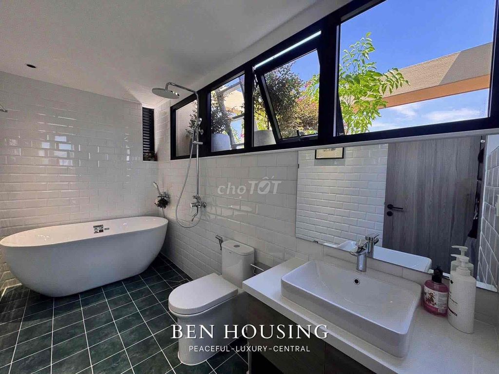 Rent the apartment. A full bedroom, cut out the Trần Hưng Đạo kitchen.