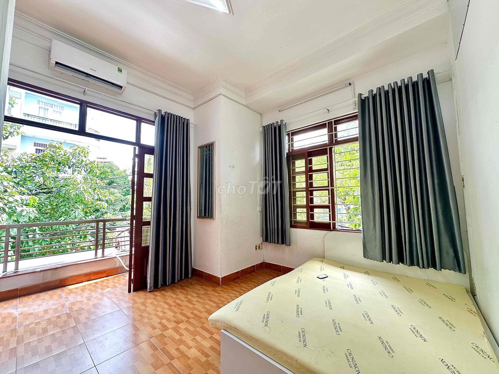 Rent two balcony bedrooms plus super cool sky windows.
