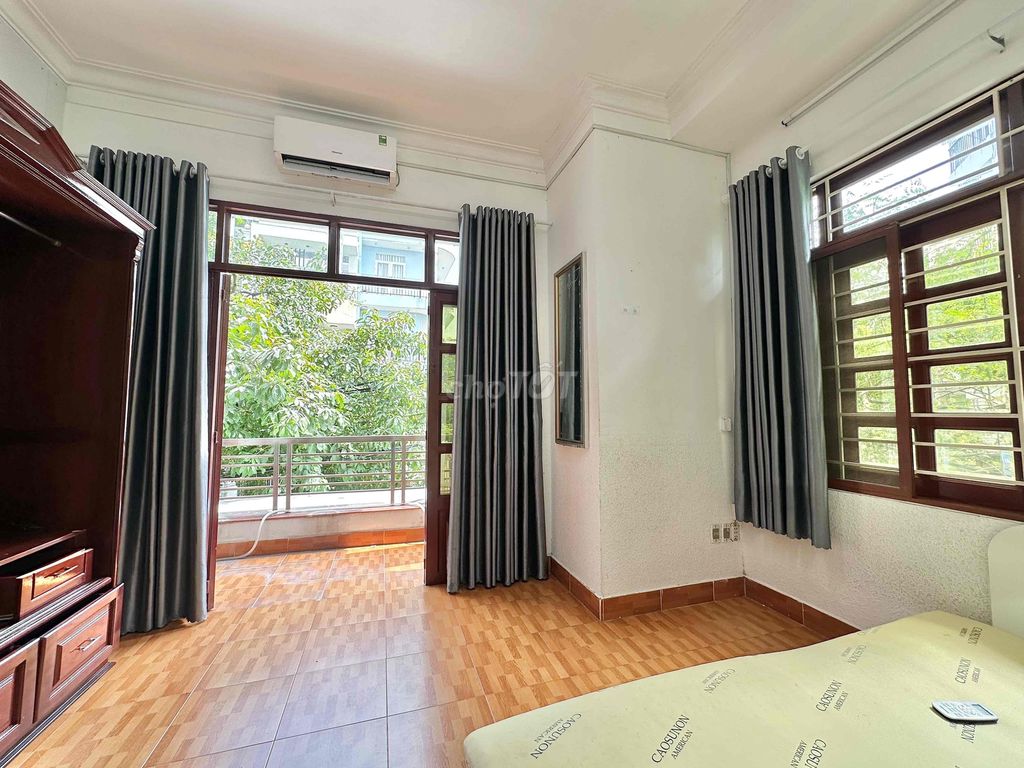 Rent two balcony bedrooms plus super cool sky windows.