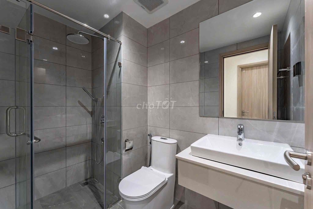Rent two bedrooms, two D-A Natural Kitchens, through District 8view District 1, three air conditioning machines.