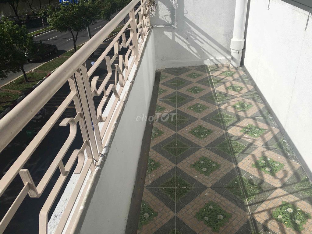 Renting apartment 3rd floor in front of Võ Văn Kiệt District 5.