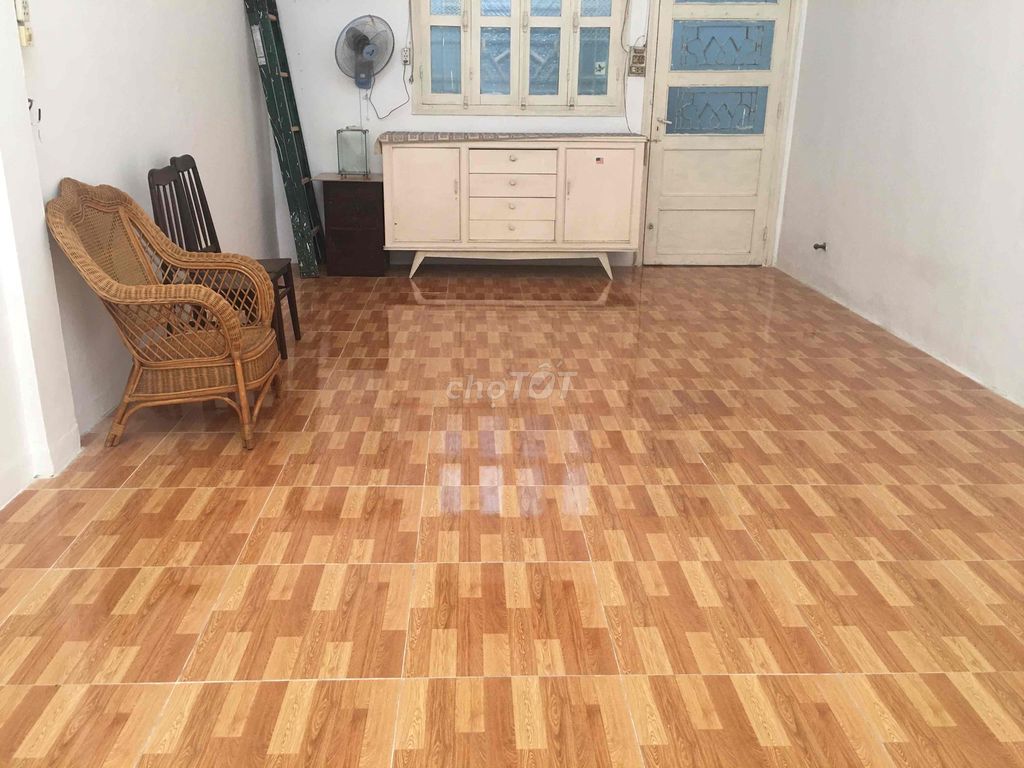 Renting apartment 3rd floor in front of Võ Văn Kiệt District 5.