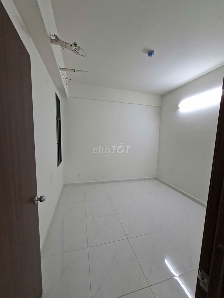 Rent Green River apartment 3 bedroom 2 toilets at 10 million empty houses, 10-10 in