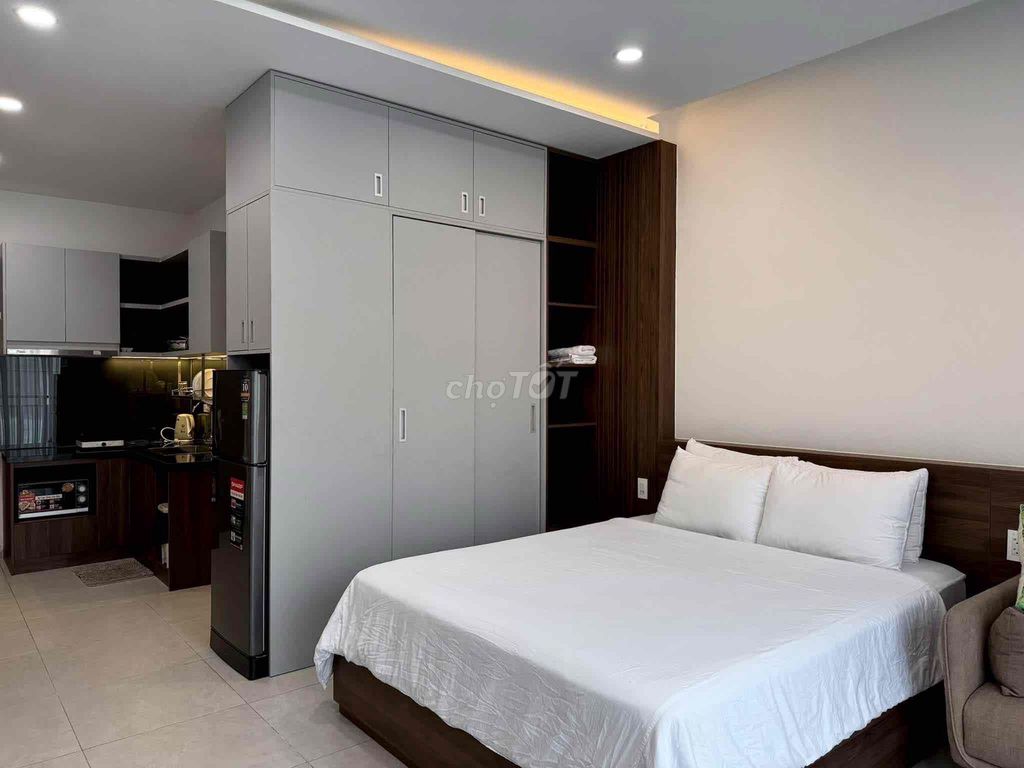 nice little empty much utility-full high-level furniture position gold