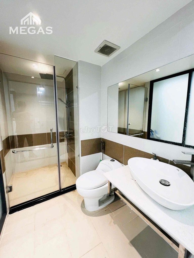 studio full interior, sky windows close to the letter Y, University sgu, hcmue, hcmus