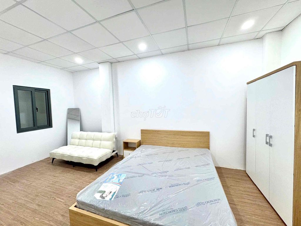 Rent the new 30mm studio right on the 8th District Probacle.