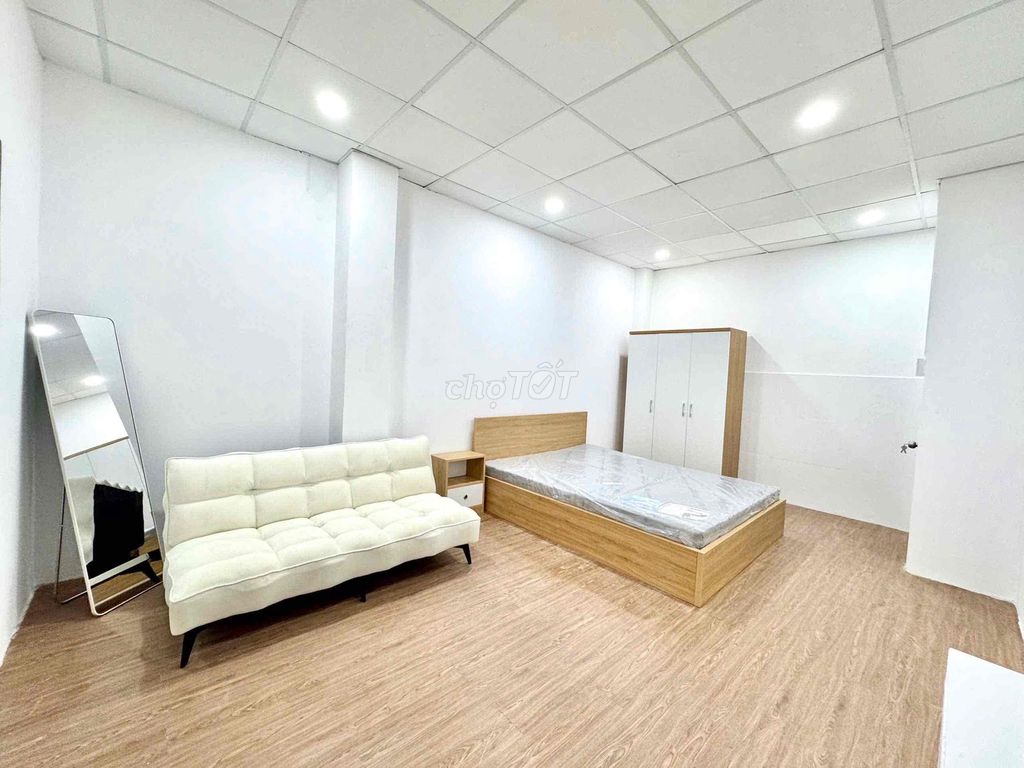 Rent the new 30mm studio right on the 8th District Probacle.
