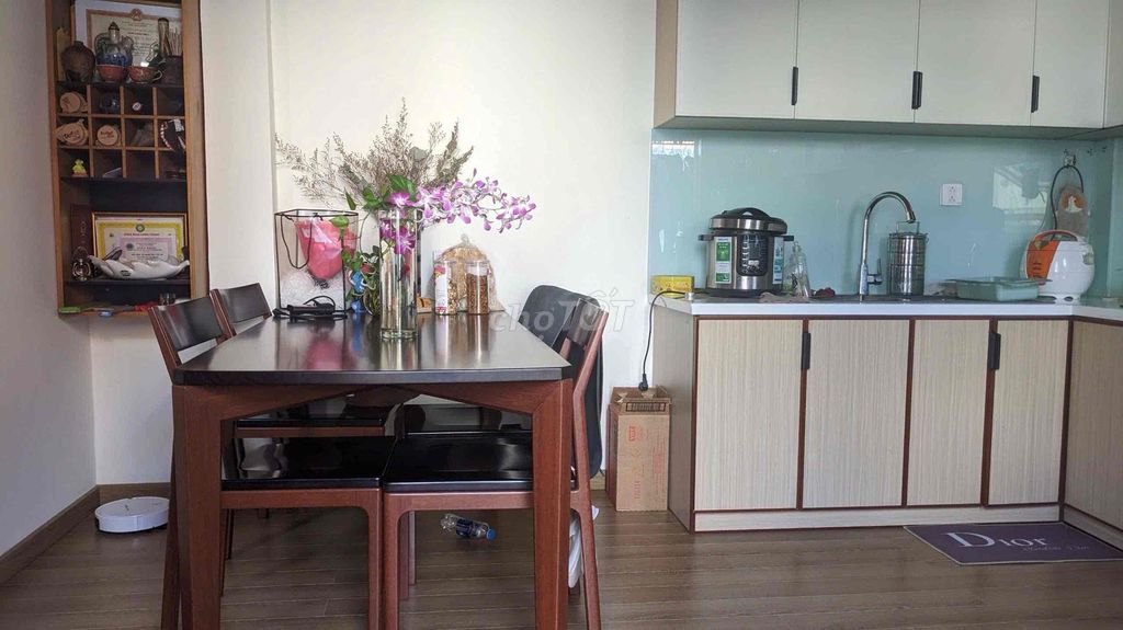 Two bedrooms. 65 M2 full of furniture in Europe.