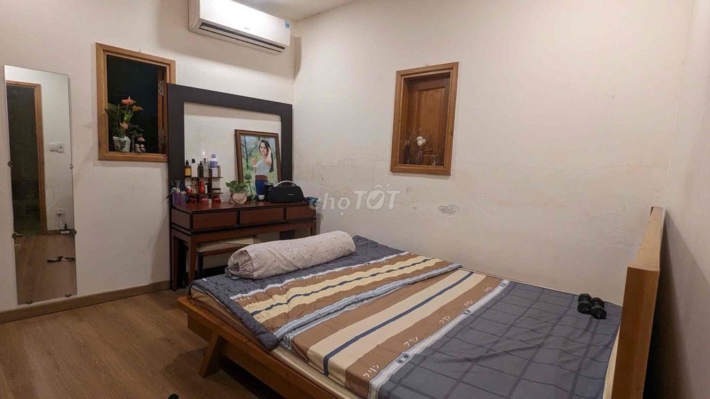 Two bedrooms. 65 M2 full of furniture in Europe.