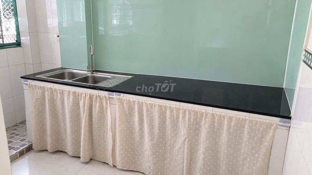 We'll hire Chung cư Xóm Cải, we'll have one room left.