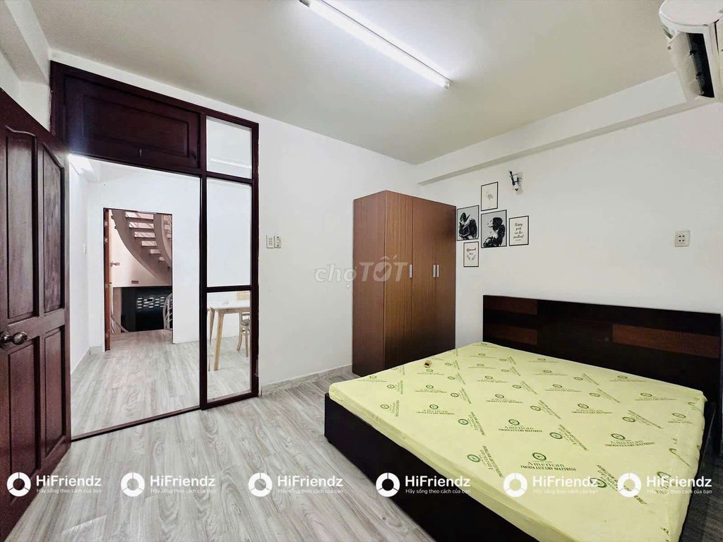 Rent the apartment. One bedroom, kitchen cup, full interior, almost even life.