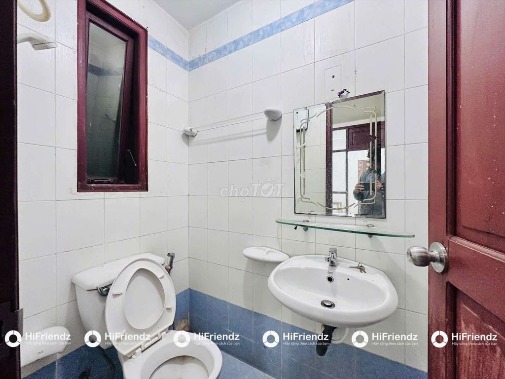 Rent the apartment. One bedroom, kitchen cup, full interior, almost even life.