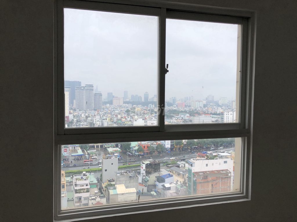 Rent Screc Tower-- 100 M2-- 3 large bedrooms, nice high view.