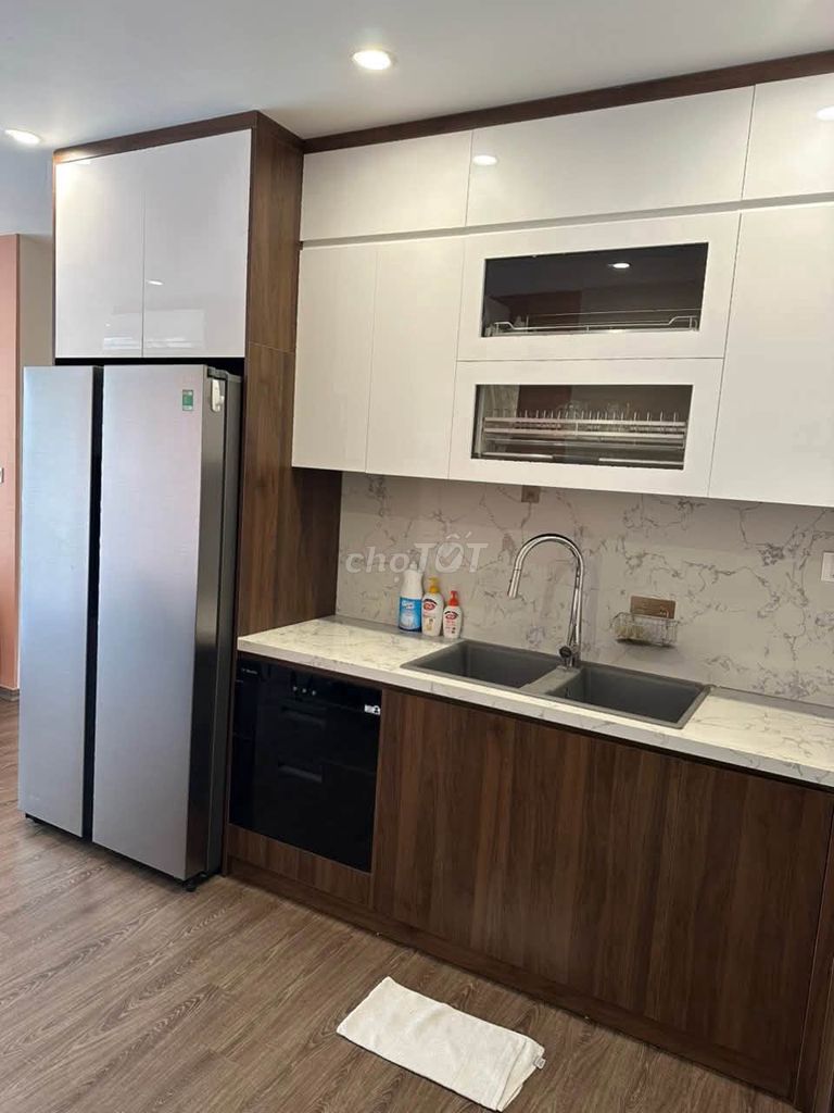 Rent a three-room Masteri Waterfront Ocean Park full interior.