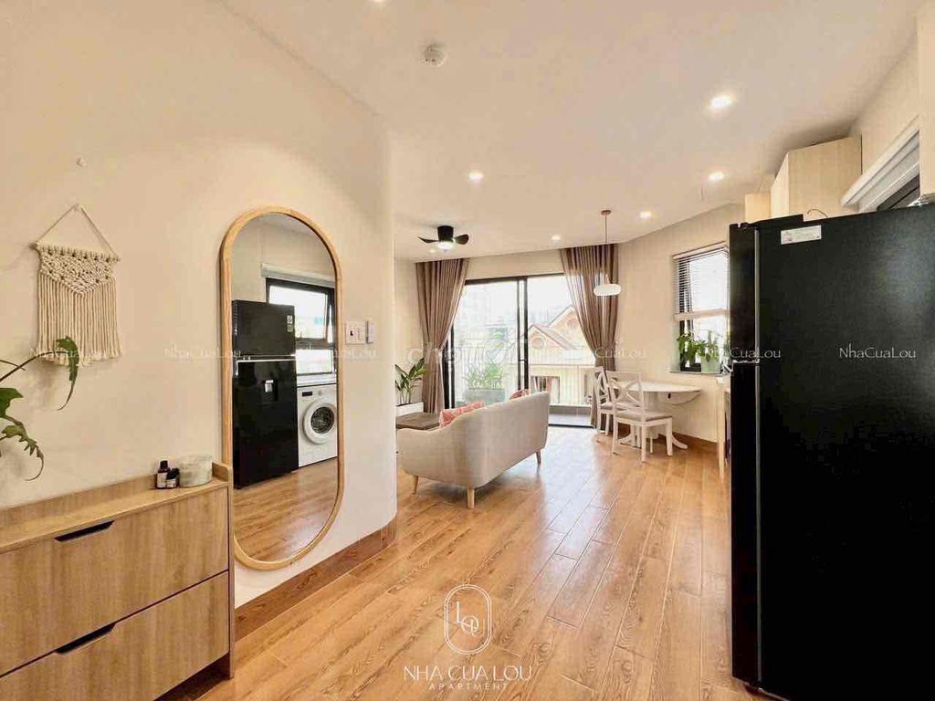 The apartment is an elevator bedroom. The vault is full of new furniture.