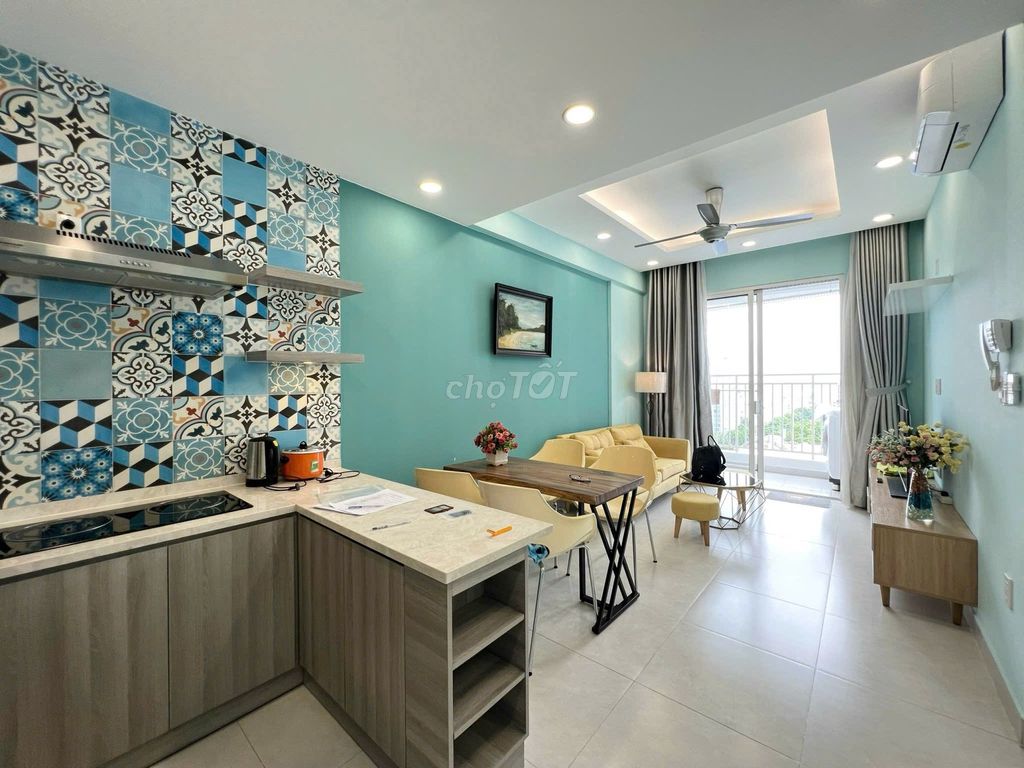 Rent The Botanica Novaland Airport 60m2 right into two rooms.