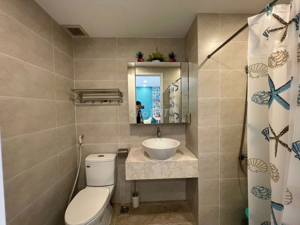 Rent The Botanica Novaland Airport 60m2 right into two rooms.