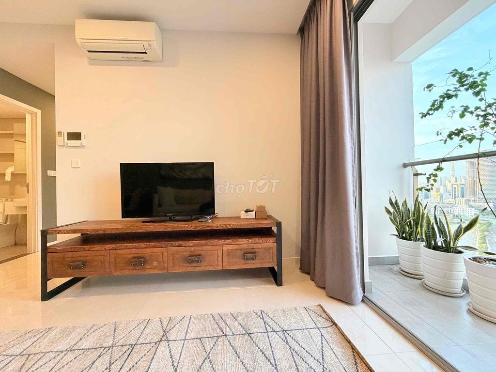 Renting two millium-4rd floor bedrooms