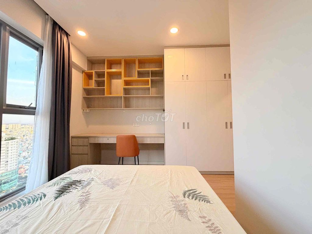 Renting two millium-4rd floor bedrooms