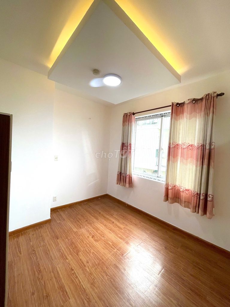 Rent the apartment of central plaza-- beautiful new home, 13 million a month.