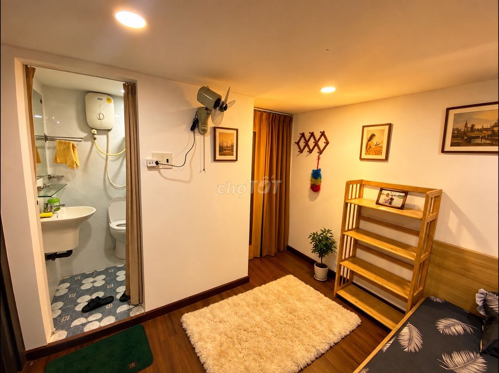 Nice corner - Đinh Tiên Hoàng apartment - 99 M2 - only 16 million a month