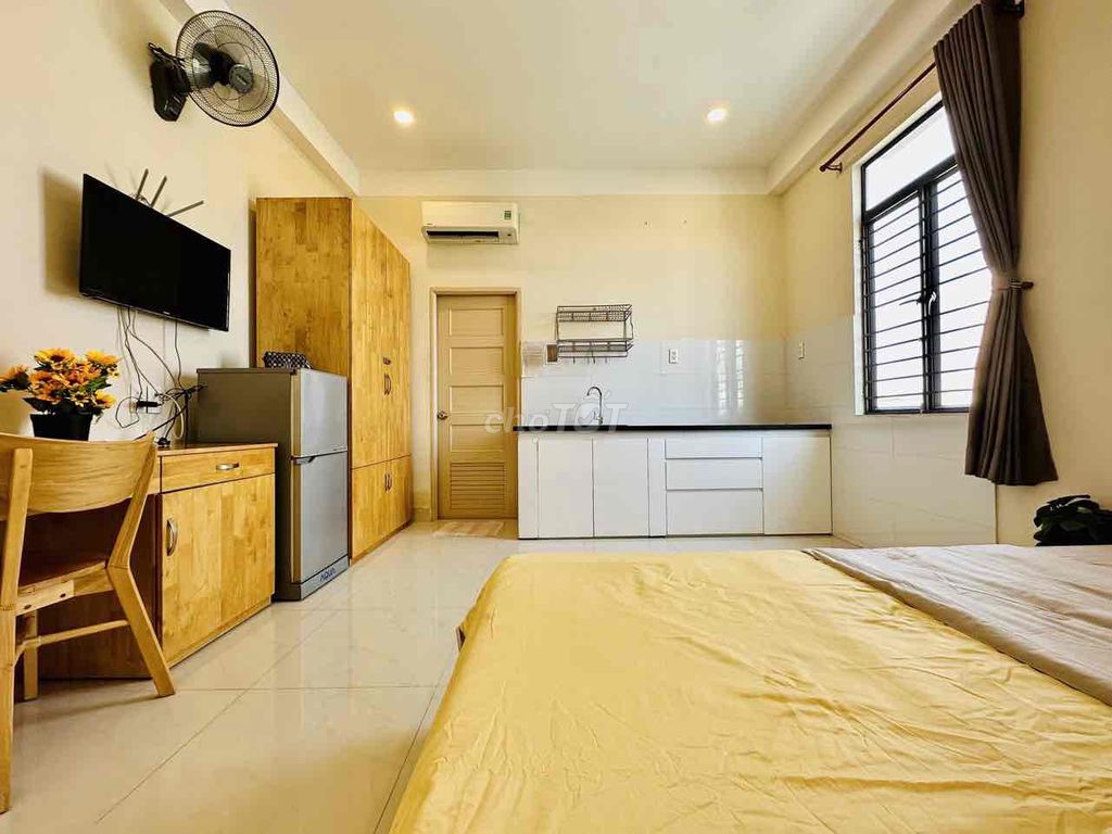 The owner of the highest window view bedroom.