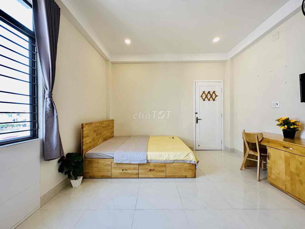 The owner of the highest window view bedroom.