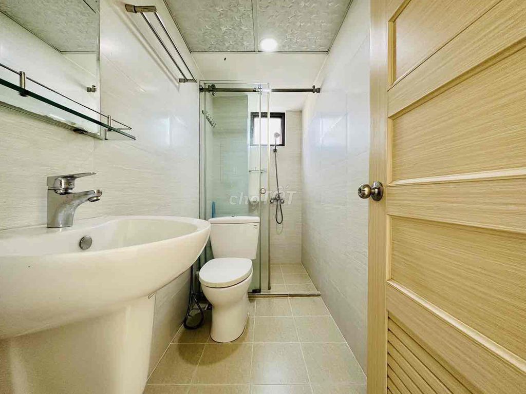 The owner of the highest window view bedroom.