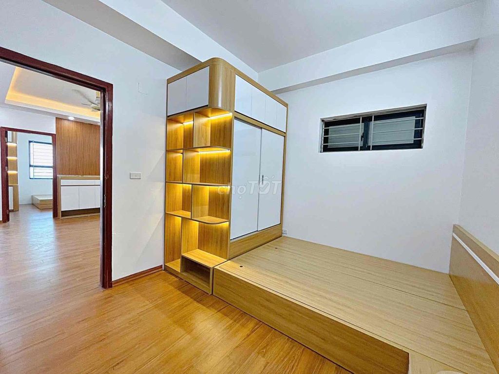 The two-room balcony is at the right place. Seven, nine, one.