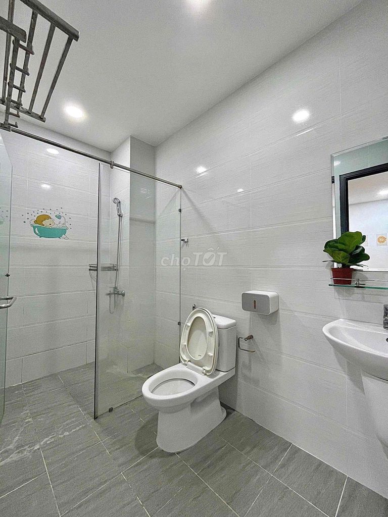 The two-room balcony is at the right place. Seven, nine, one.