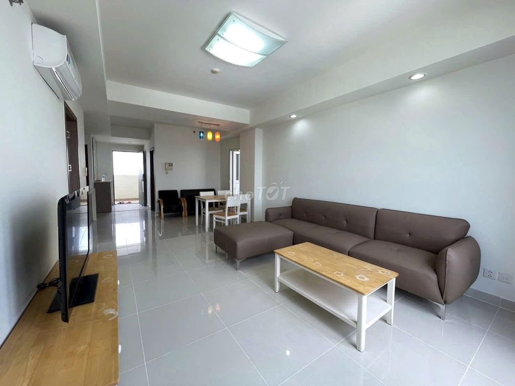 C/c Khuông Việt-Tân Phú has three bedrooms, two full toilets cost 13.5 million a month.