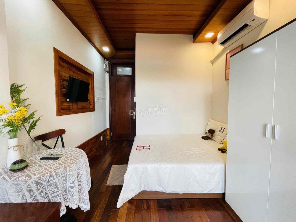 apartment 1 Tô Hiến Thành Tô Hiến Thành District 10 01000 full wooden furniture balcony