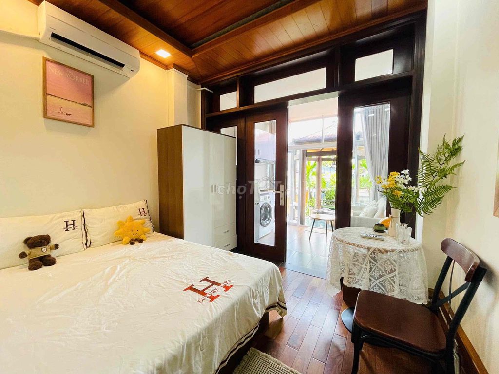 apartment 1 Tô Hiến Thành Tô Hiến Thành District 10 01000 full wooden furniture balcony