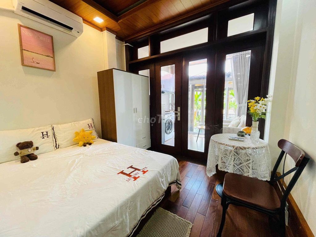 apartment 1 Tô Hiến Thành Tô Hiến Thành District 10 01000 full wooden furniture balcony