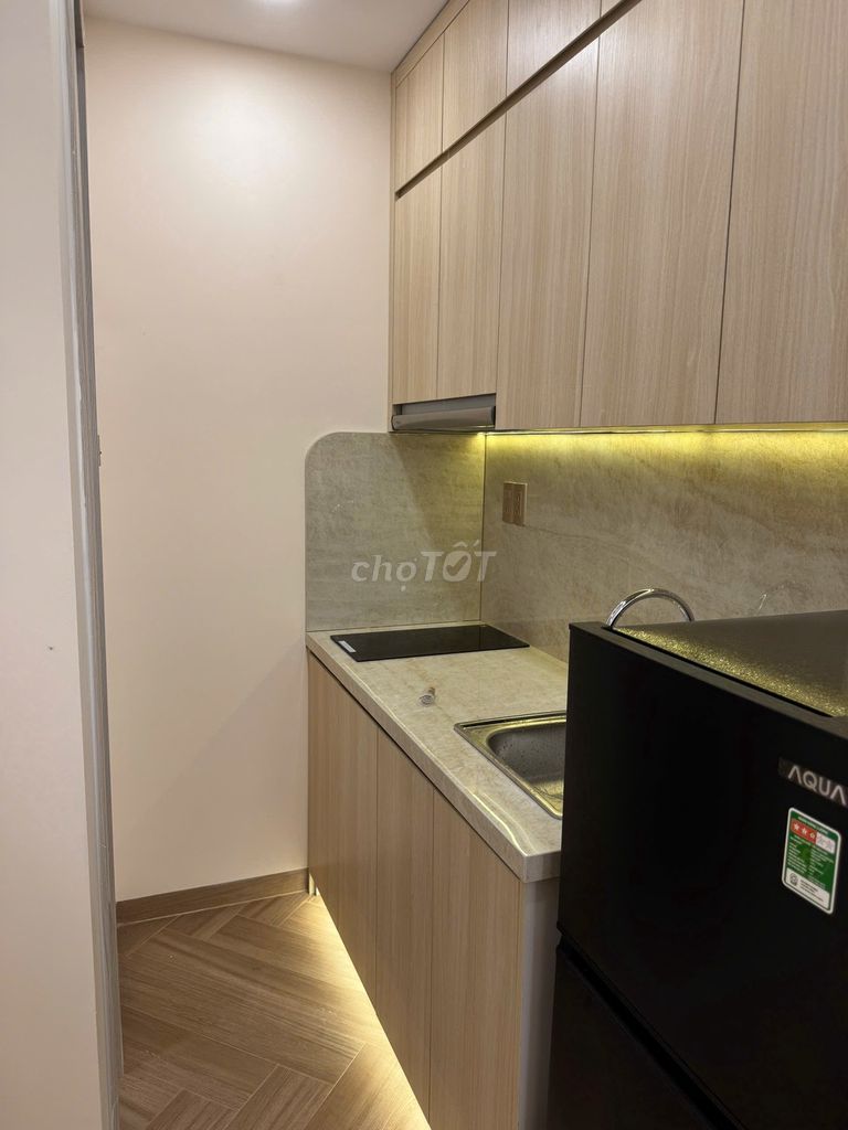The new full interior service apartment is Vincom Trần Trọng Cung District 7.