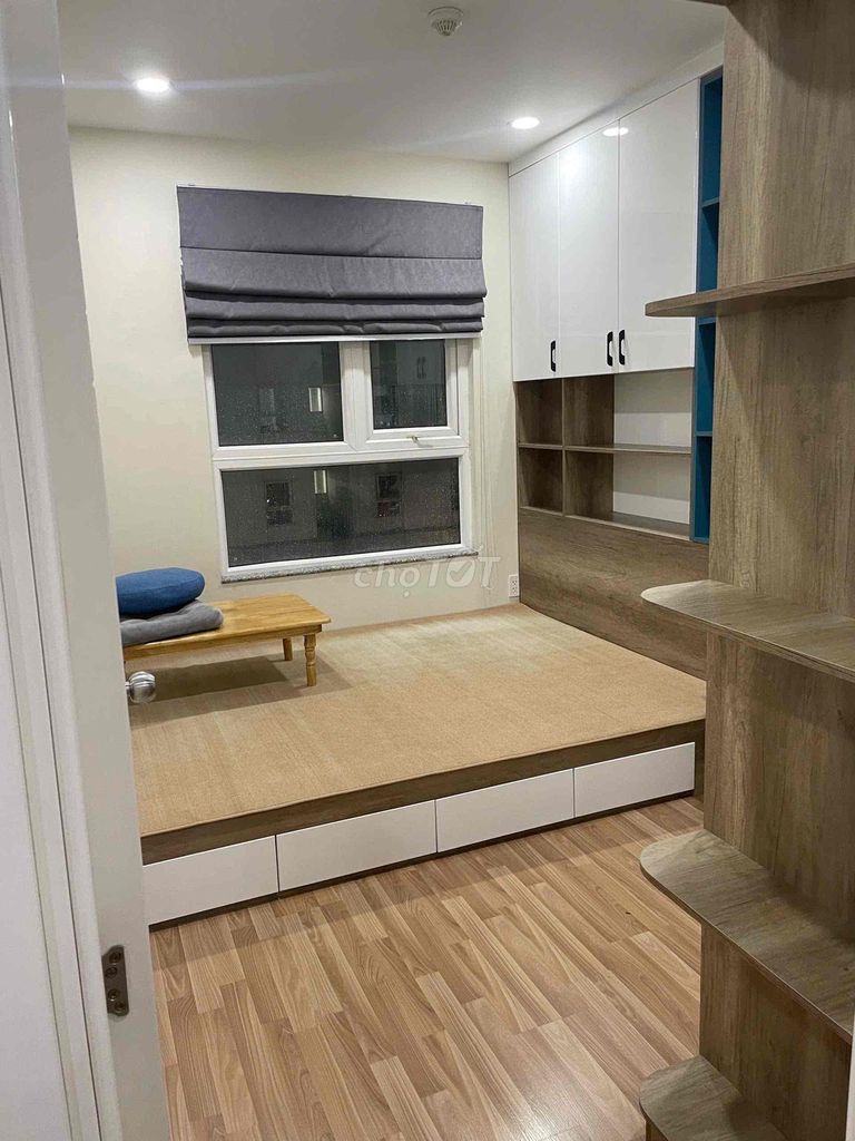 I'm going to rent Diamond Riverside apartments. 11 million full of furniture. Two bedrooms, two toilets.