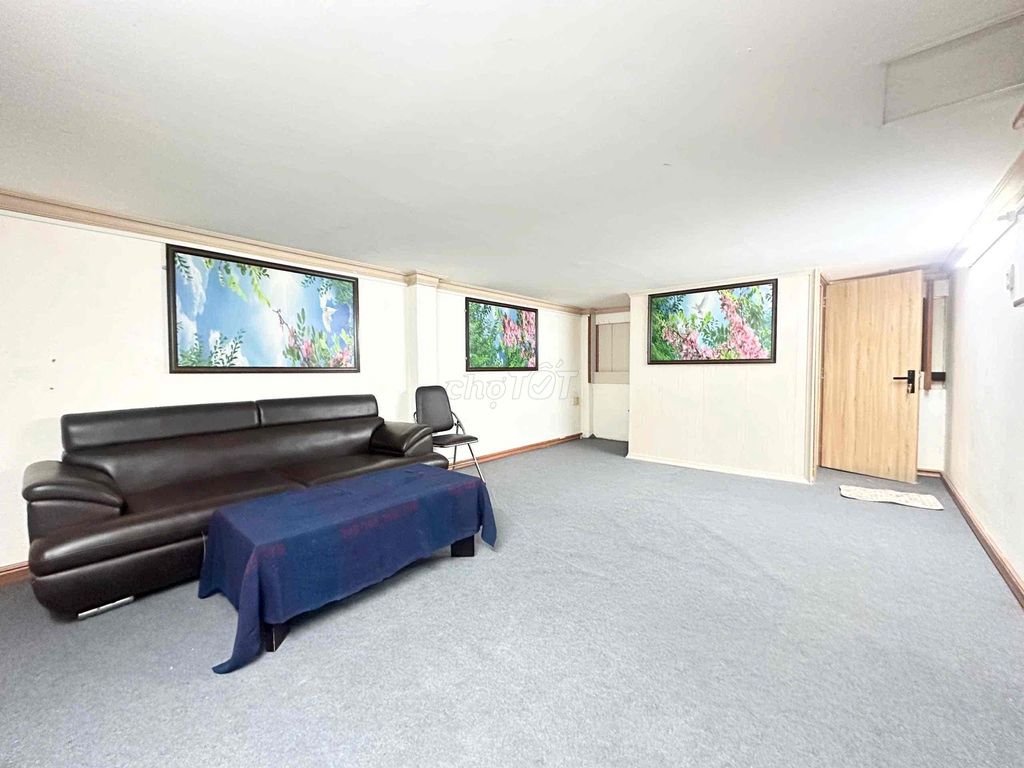 The Three Bedrooms of the Four