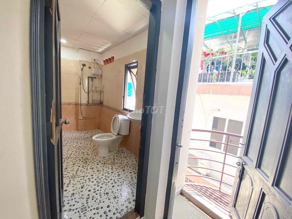 Hot little apartment. One bedroom.