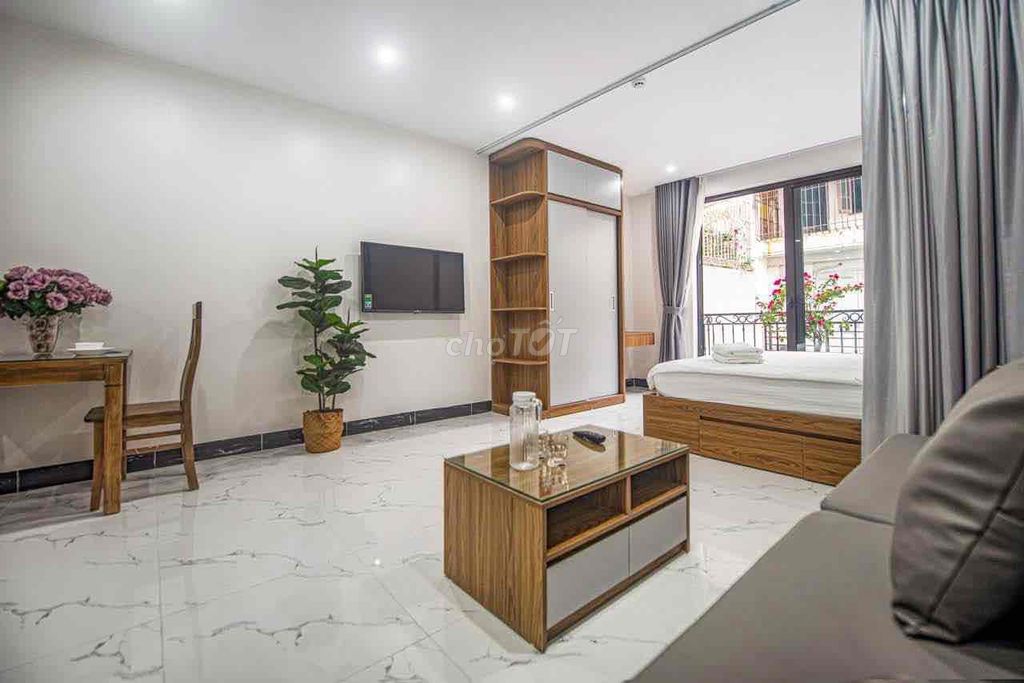 Rent a balcony studio - full interior